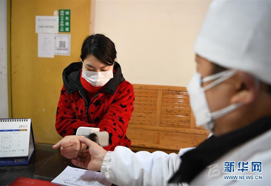 （抓好經(jīng)濟(jì)發(fā)展 應(yīng)對(duì)復(fù)雜局面·圖文互動(dòng)）（1）2500萬(wàn)農(nóng)民工如何安全返崗？——農(nóng)民工大省四川復(fù)工觀察