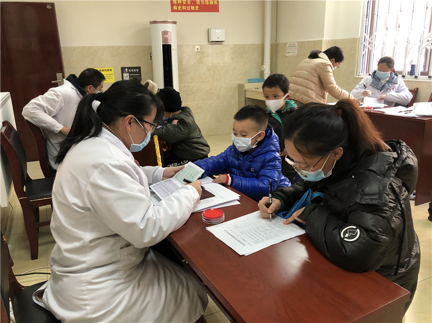 圖為醫(yī)護人員.jpg 圖為醫(yī)護人員.jpg