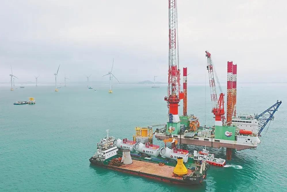 福能集團(tuán)曾是“一煤獨大”的老國企，近年來積極轉(zhuǎn)型，布局新能源、新材料、醫(yī)療健康等領(lǐng)域。圖為福能集團(tuán)三川海上風(fēng)電項目。（資料圖片）